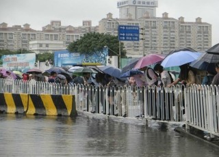 中新网:新澳门2024资料大全管家婆-武汉暴雨 地铁站积水轮渡停运