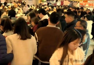 微博订阅:香港免费三中三重一组-胖东来擀面皮退款现场排长队
