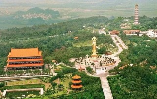 百家号:2024澳门资料大全正版免费-怎么去莲花山