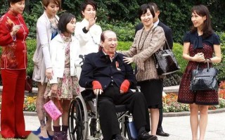 知乎：澳门2024正版资料王中王-赌王哪个老婆赢了