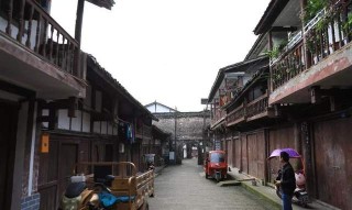 微博订阅:2024年奥门特马资料图59期-实拍贵州镇远古镇遭洪水侵袭