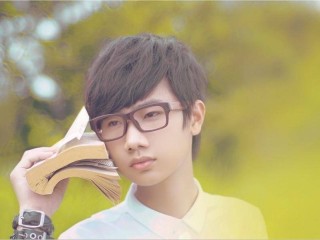 搜狐:2O24澳彩管家婆资料传真-汪苏泷回应唱《奢香夫人》难听