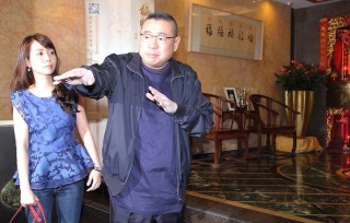 百家号:2024香港内部最准资料-朱炳仁儿子：显摆完儿子显摆老子