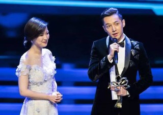 搜狐:香港免费三中三重一组-胡歌周迅获白玉兰奖最佳男女主