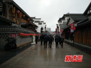 抖音视频:新澳好彩免费资料查询-湖南常德：古镇何以成“空城”