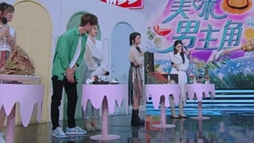腾讯：新奥门管家婆免费大全-6旬教授和学生一起跳舞  第2张