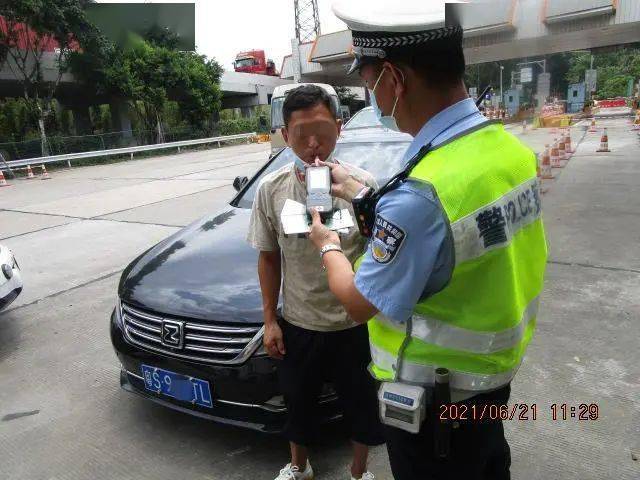 腾讯：2024澳门管家婆资料大全免费-交警回应奔驰车主持棍击打女骑手  第3张