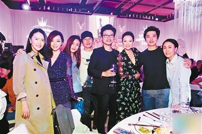 搜狐订阅：4949澳门开奖免费大全-章子怡哽咽致谢张艺谋  第1张