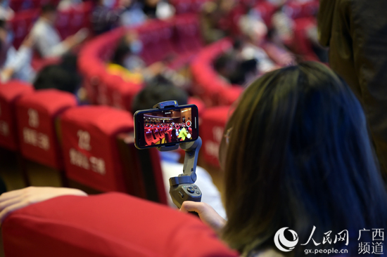 中新网:2024澳门六今晚开奖结果出来新-王祖蓝是哪个公司的  第2张