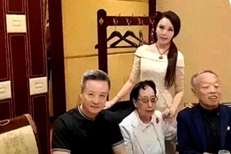 百家号:香港内部公开资料最准下载-青岛大学毕业生深情献唱《父亲》  第3张