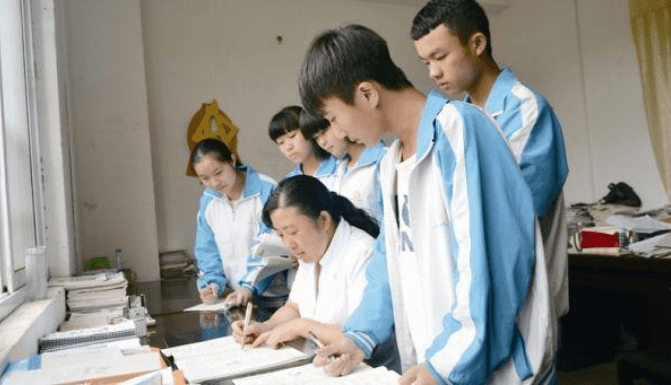 阿里巴巴:新澳门4949免费资料大全-同桌俩人高考查分发现都是632分  第2张