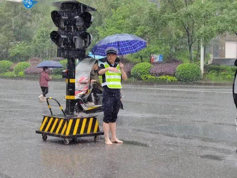 百家号:新澳门资料大全正版资料-家住25楼网友拍摄暴雨来临前画面  第2张