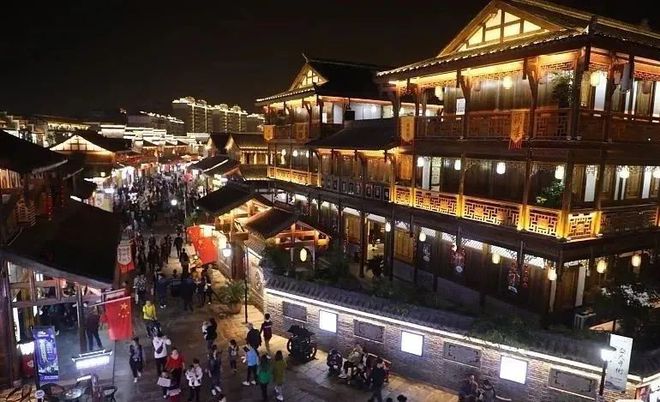 抖音视频:新澳好彩免费资料查询-湖南常德：古镇何以成“空城”  第2张