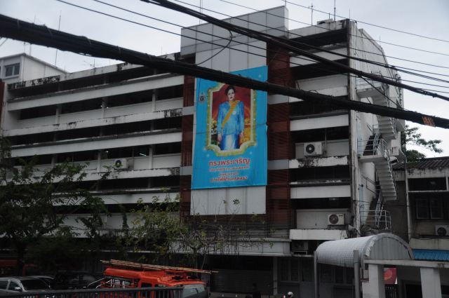 中新网:新澳门2024资料大全管家婆-武汉暴雨 地铁站积水轮渡停运  第3张